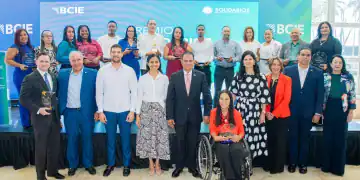Ganadores y miembros del jurado