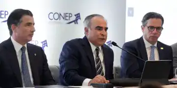 Celso J. Marranzini (c) presidente del CONEP.