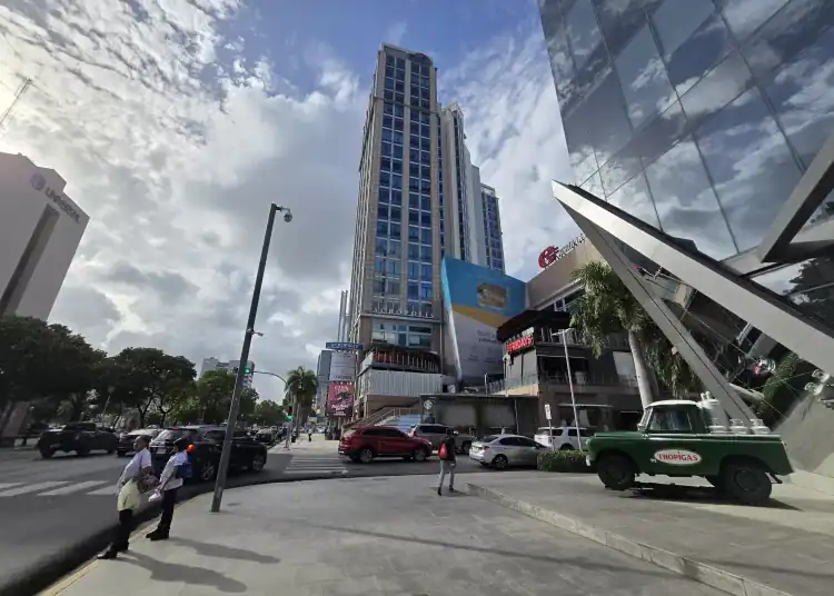 Foto de Acrópolis Center y Citi Tower por Rubén Martínez, Diario Financiero RD