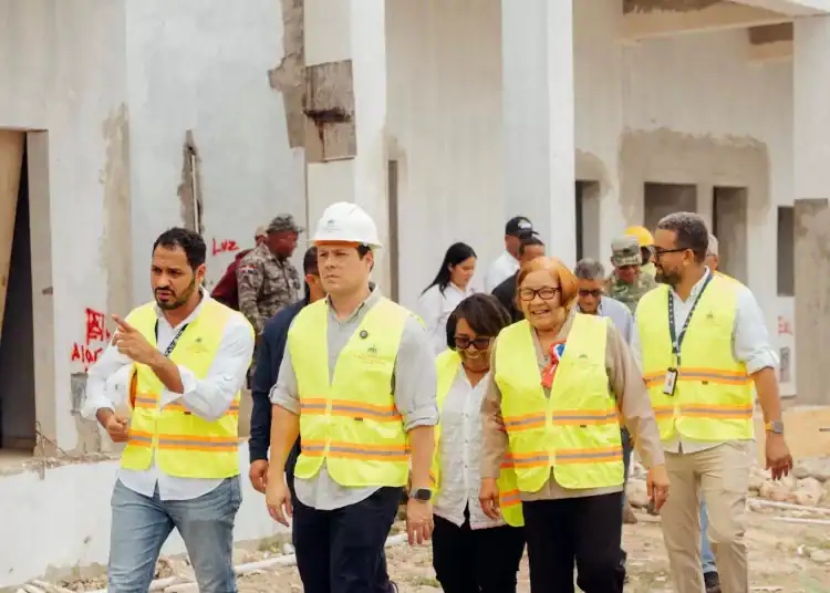 Carlos Bonilla, realizó un recorrido de supervisión por dos importantes proyectos penitenciarios en construcción