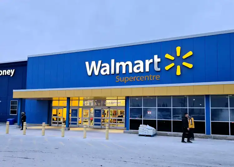 Toronto,,Canada,-,January,10,,2025:,The,Outside (2569768023)