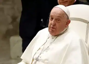 El papa Francisco está internado desde el 14 de febrero con un severo cuadro respiratorio. Foto: REUTERS/Ciro De Luca vía DIARIO FINANCIERO