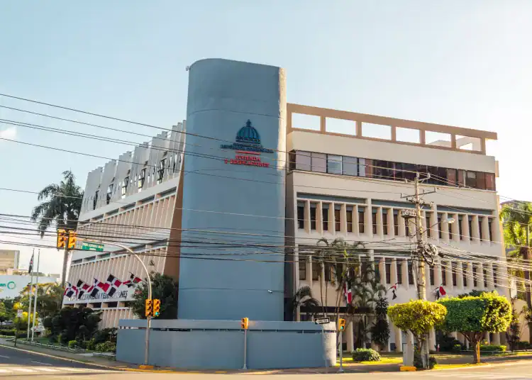 FACHADA MIVED EDIFICO / FUENTE: EXTERNA - DIARIO FINANCIERO