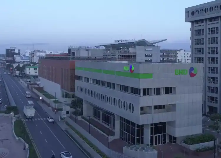 Fachada BHD, vía DIARIO FINANCIERO