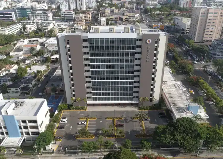 Fachada-PUCMM-campus-SD-