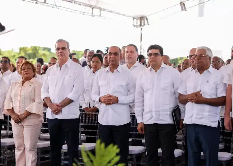 Abinader inaugura tramo II de La Ecológica y centro comunitario en SDE - DIARIO FINANCIERO