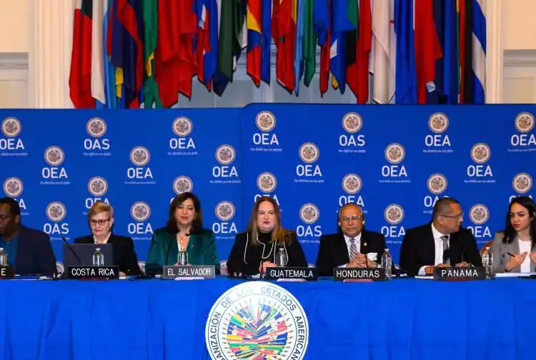 Ministros de seguridad de Belice, Costa Rica, El Salvador, Guatemala, Honduras, Panamá y República Dominicana se reunieron en Washigton para establecer la estrategia contra el tráfico de armas. (FUENTE EXTERNA)