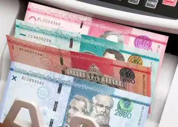 Dominican,Money,-,Peso,In,The,Counting,Machine