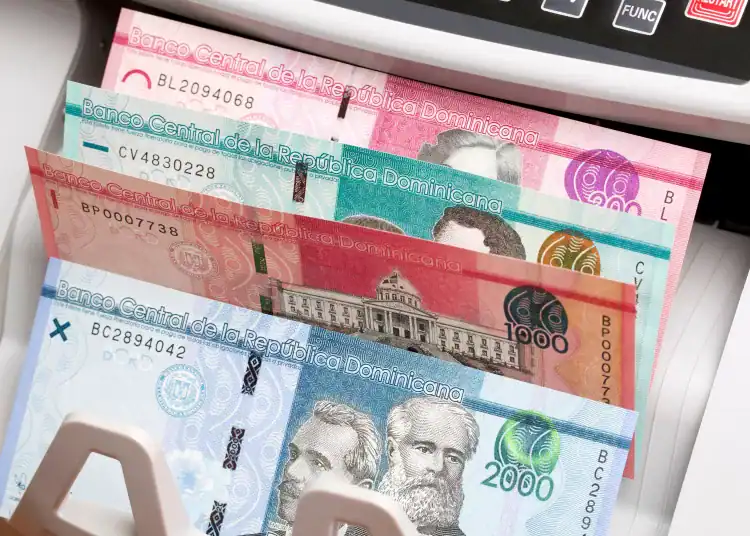 Dominican,Money,-,Peso,In,The,Counting,Machine