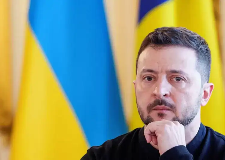 Zelensky durante a la cumbre de líderes europeos para debatir sobre la seguridad europea y Ucrania este domingo (NTB/Javad Parsa/REUTERS)