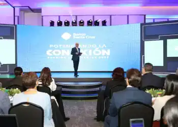 Fausto Pimentel Peña, presidente ejecutivo, durante el evento