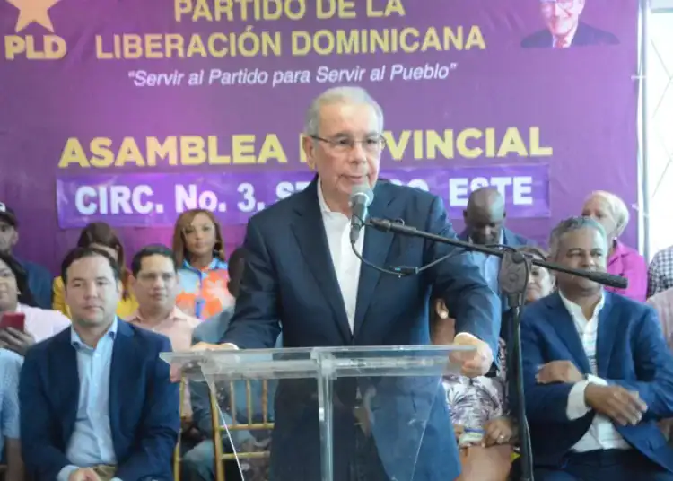 Danilo Medina minimiza renuncias en el PLD y critica a "oportunistas"