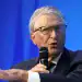 Bill Gates prevé que la IA hará accesible la tutoría educativa y la atención médica de alta calidad para todos. (REUTERS/Stephanie Lecocq)