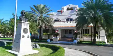 Fachada de la Cancillería de la República Dominicana (MIREX)