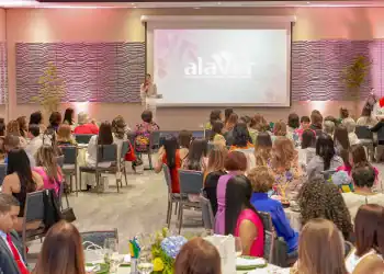 ALAVER resalta el papel fundamental de la mujer en su crecimiento financiero