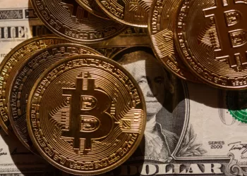 Bitcoin en Latinoamérica: ¿Cómo Comprarlo y Qué Riesgos Implica?