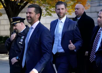 Eric Trump y Donald Trump Jr.