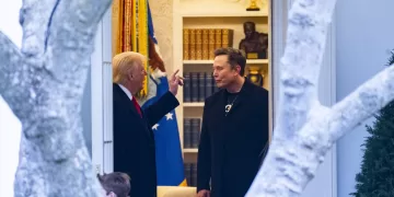 Donald Trump y Elon Musk hablando