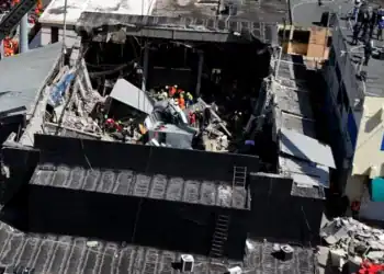 El techo derrumbado de la discoteca. - Reuters