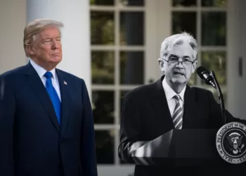 Donald Trump y Jerome Powell en conferencia de prensa