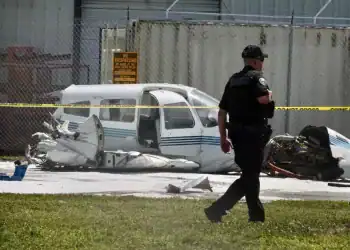 El Cessna 310R cayó cerca del aeropuerto de Boca Ratón