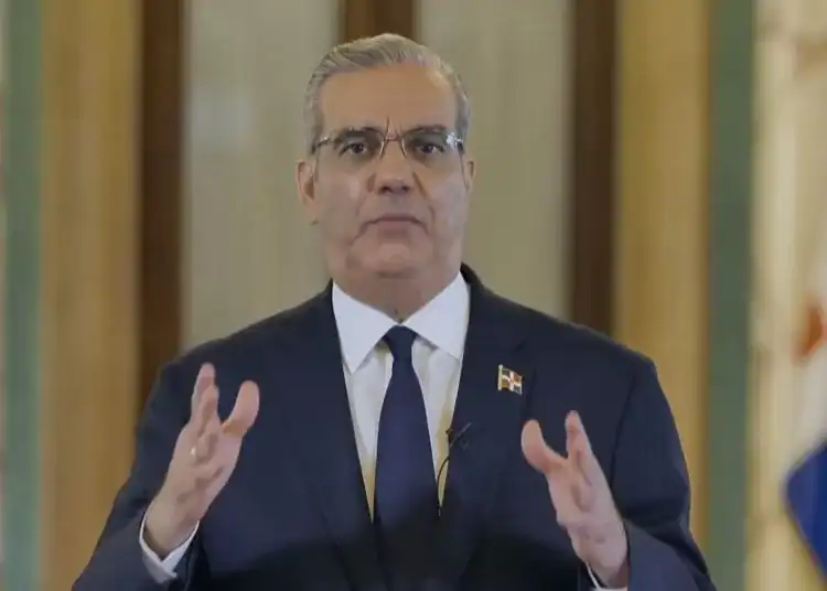 Abinader anuncia 15 medidas para frenar la migración irregular