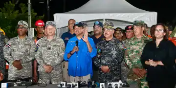 Durante una rueda de prensa ofrecida en las instalaciones del COE, Méndez manifestó el profundo pesar que embarga a las autoridades y al país en general