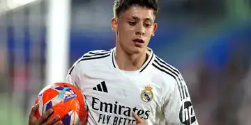 GETAFE, SPAIN - APRIL 23: Arda Gueler of Real Madrid looks on during the LaLiga match between Getafe CF and Real Madrid CF at Coliseum Alfonso Perez on April 23, 2025 in Getafe, Spain. (Photo by Aitor Alcalde/Getty Images)