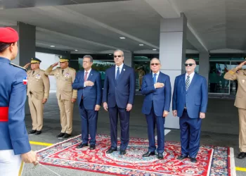 Abinader y Tres Expresidentes Sellan Acuerdo de Unidad Nacional Ante Crisis Haitiana