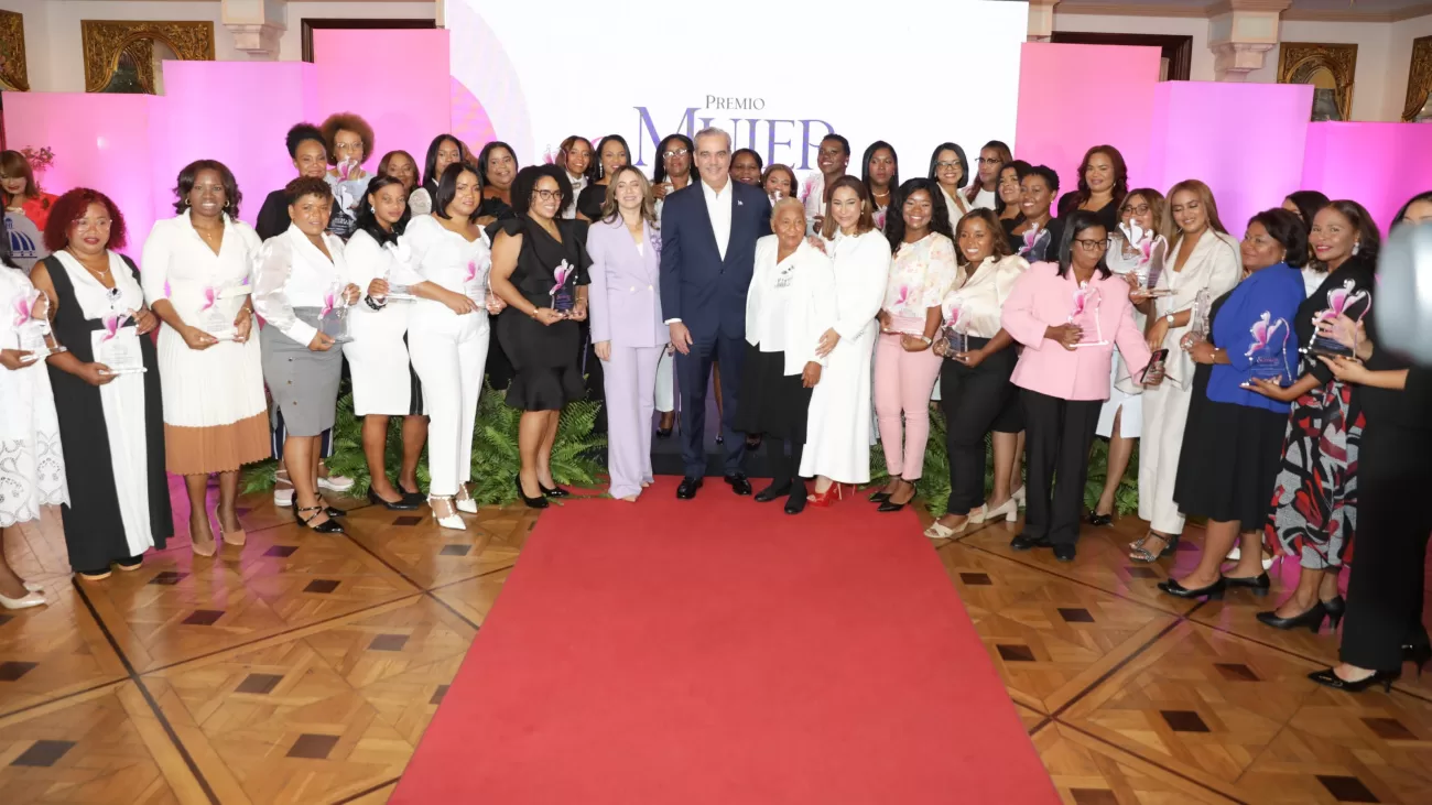 Abinader Reconoce A 36 Mujeres Emprendedoras En Premio Mujer Supérate 2025
