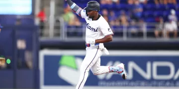 MIAMI, FLORIDA - MAY 19: Jesús Sánchez #7 of the Miami Marlins rounds the bases after hitting a home run against the Chicago Cubs in the first inning of the game at loanDepot park on May 19, 2025 in Miami, Florida.   Megan Briggs/Getty Images/AFP (Photo by Megan Briggs / GETTY IMAGES NORTH AMERICA / Getty Images via AFP)
