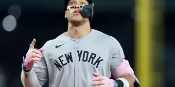 SEATTLE, WASHINGTON - MAY 14: Aaron Judge #99 of the New York Yankees reacts after his solo home run during the eighth inning against the Seattle Mariners at T-Mobile Park on May 14, 2025 in Seattle, Washington.   Steph Chambers/Getty Images/AFP (Photo by Steph Chambers / GETTY IMAGES NORTH AMERICA / Getty Images via AFP)