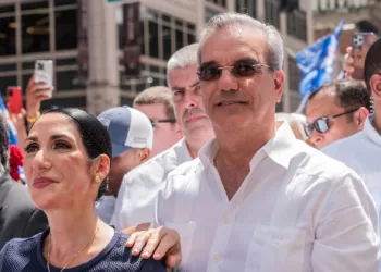 Luis Abinader Lidera Ranking de Políticos Dominicanos con Más Seguidores en Instagram