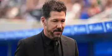 VITORIA-GASTEIZ, SPAIN - MAY 03: Diego Simeone, Head Coach of Atletico de Madrid, looks on prior to the LaLiga match between Deportivo Alaves and Atletico de Madrid at Estadio de Mendizorroza on May 03, 2025 in Vitoria-Gasteiz, Spain. (Photo by Juan Manuel Serrano Arce/Getty Images)