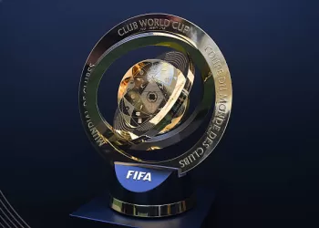 RIO DE JANEIRO, BRAZIL - MAY 08: The FIFA Club World Cup 2025 trophy is on display at the Maracana Stadium in Rio de Janeiro, Brazil on May 08, 2025. The tour will then move on to Mexico. The Cup Tour will end in Miami, the city of the opening match of the competition, scheduled for June 14. The first edition of the new competition will be played in the United States between June 14 and June 15. (Photo by Fabio Teixeira/Anadolu via Getty Images)