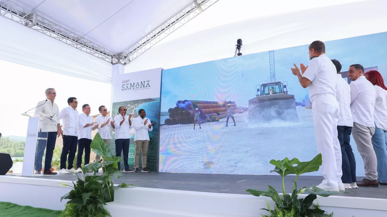 Abinader inicia construcción del Puerto Turístico Samaná Port, con inversión de USD 68 millones y modelo APP pionero en el país.