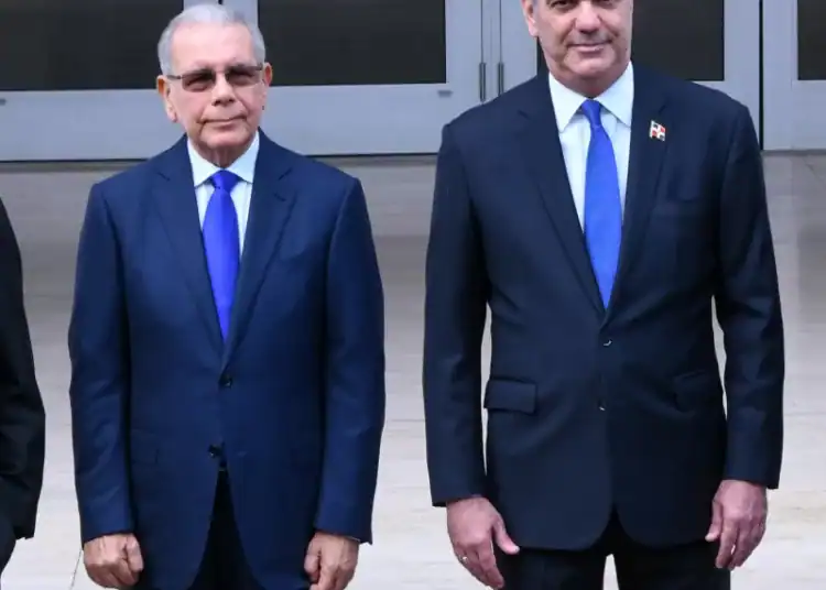 Luis Abinader y Danilo Medina