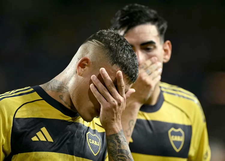 Boca Juniors' Argentine defender #32 Ayrton Costa (L) reacts after losing the FIFA Club World Cup 2025 Group C football match between Germany's Bayern Munich and Argentina's Boca Juniors at the Hard Rock stadium in Miami on June 20, 2025. (Photo by Pauline MOREIRA / AFP)