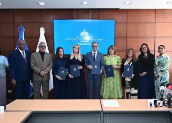 Firma acuerdo Ministerio de Trabajo