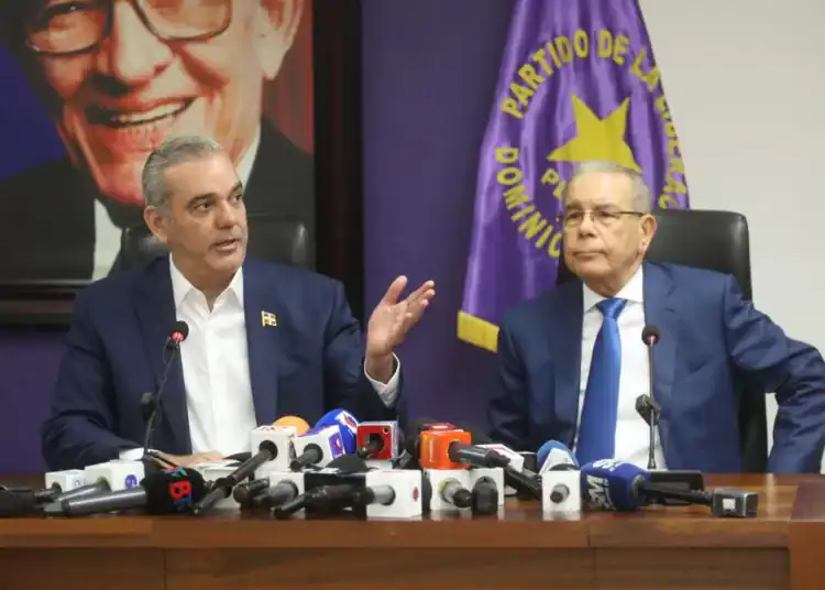 Luis Abinader en Casa Nacional del PLD