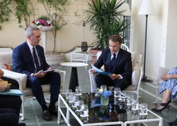 Luis Abinader y Emmanuel Macron