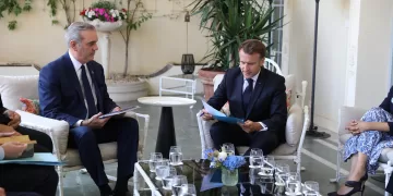 Luis Abinader y Emmanuel Macron