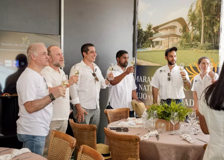 George Nader Lanza Living The Noom En Miches Frente A Playa Esmeralda