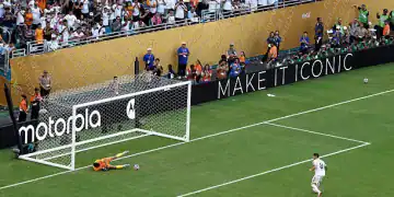 MIAMI GARDENS, FLORIDA - JUNE 18: Federico Valverde #8 of Real Madrid C. F. shoots on a penalty kick that is saved by Yassine Bounou #37 of Al Hilal during the FIFA Club World Cup 2025 group H match between Real Madrid CF and Al Hilal at Hard Rock Stadium on June 18, 2025 in Miami Gardens, Florida. (Photo by Sandra Montanez/Getty Images)