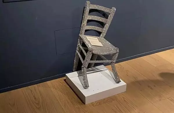 Turistas dañan obra de arte de Van Gogh