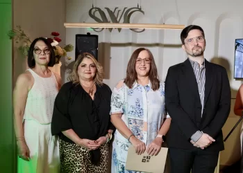 Principal Esther Wong, Monica Báez, Luis Geraldino y Patricia Liranzo