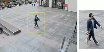 El sospechoso fue captado por las cámaras de seguridad a la entrada del edificio.