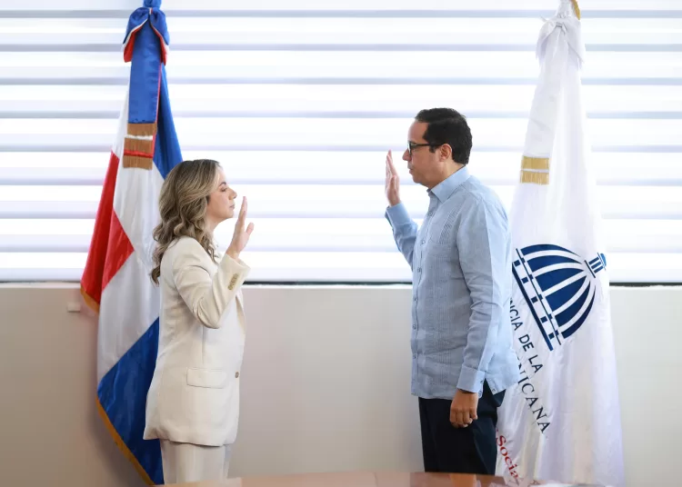 Gloria Reyes asume la dirección del órgano