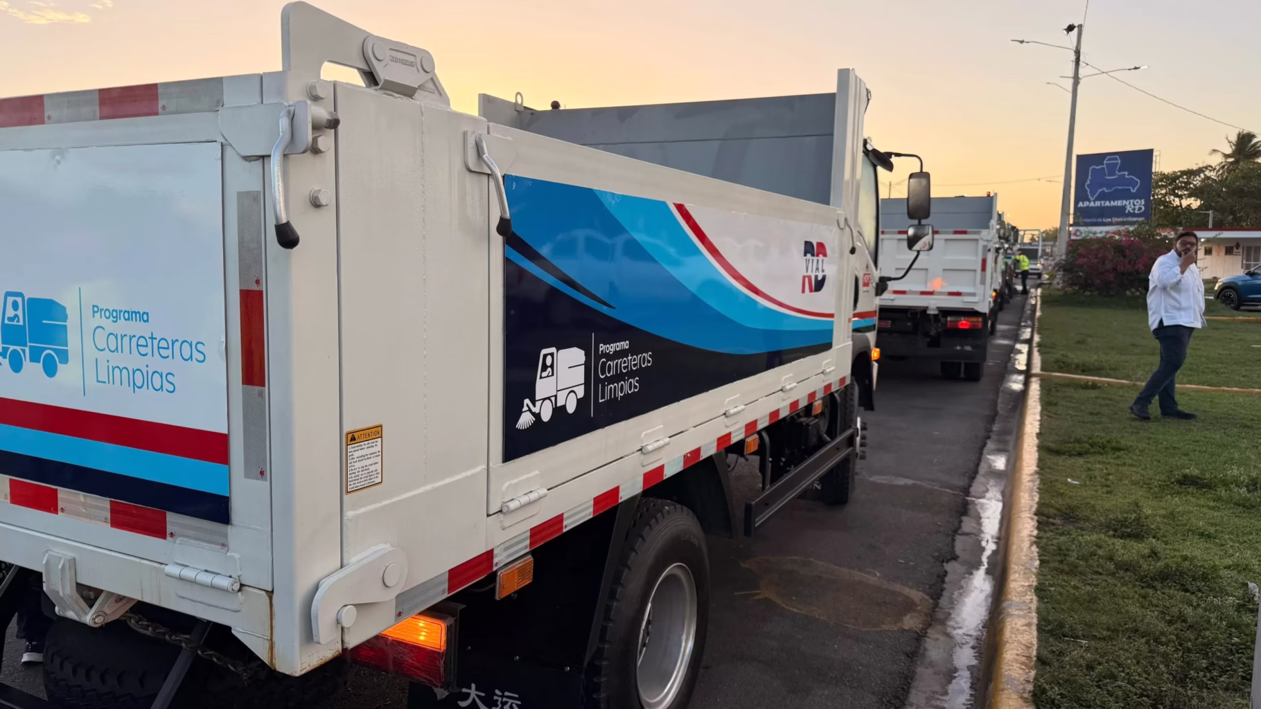 RD Vial inicia el Programa “Carreteras Limpias”en autopistas del país