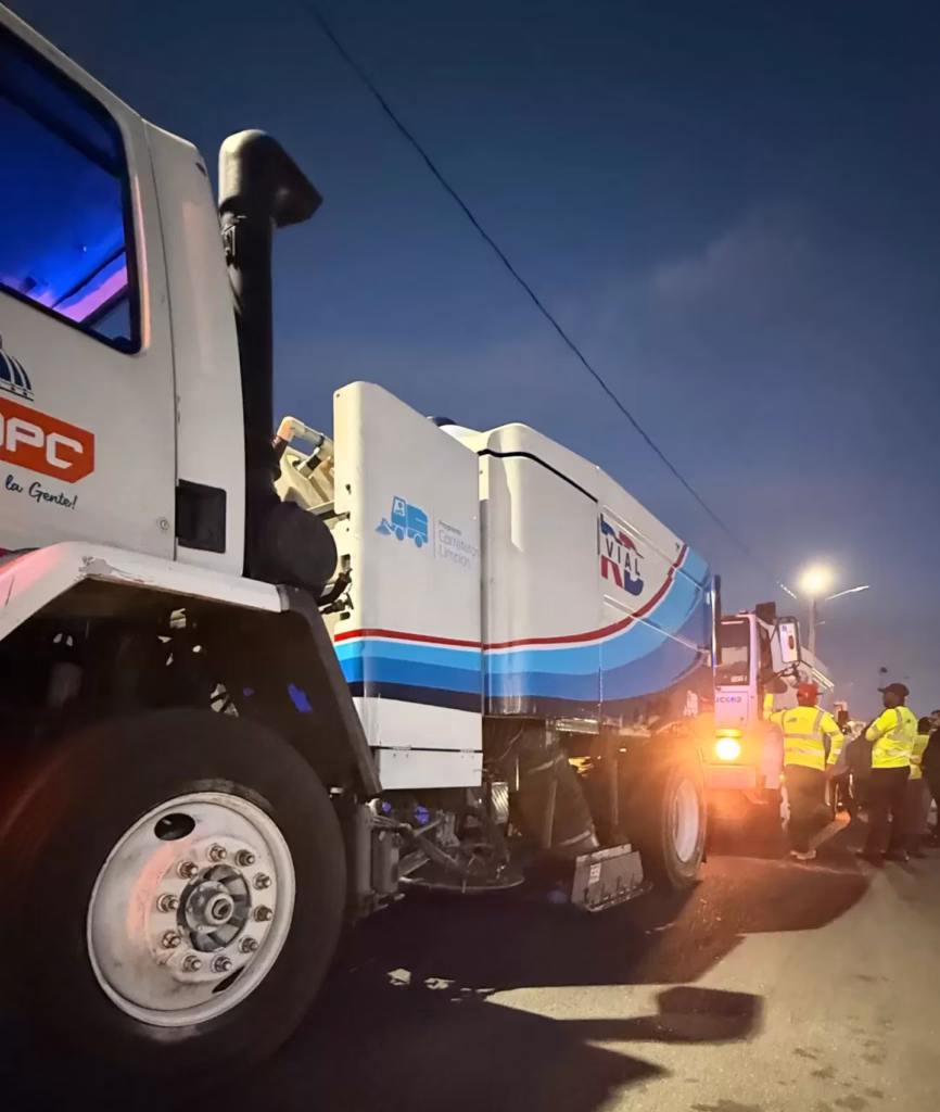 RD Vial inicia el Programa “Carreteras Limpias”en autopistas del país